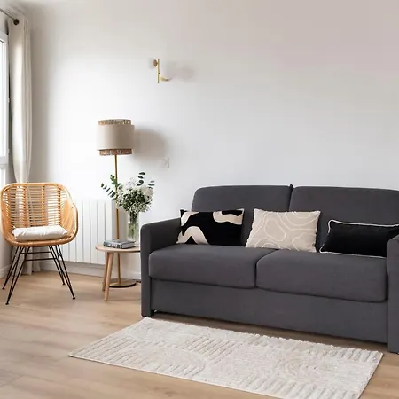 Apartment Beautiful With Terrace And Parking Courbevoie