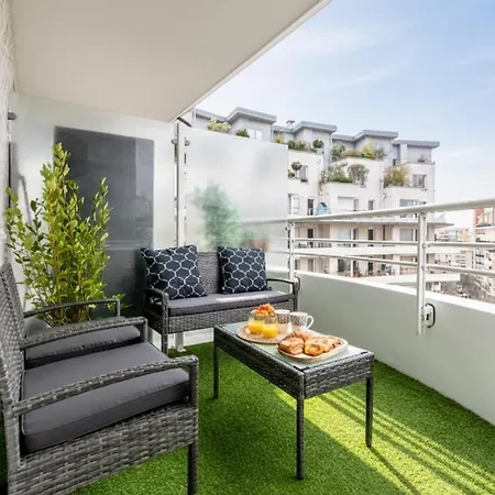 Beautiful With Terrace And Parking