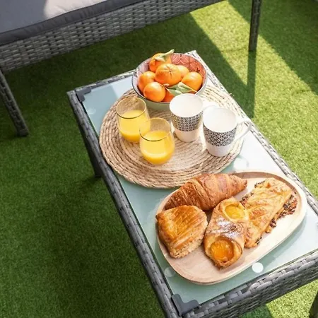 Apartment Beautiful With Terrace And Parking Courbevoie