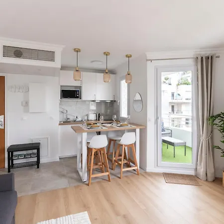 Beautiful With Terrace And Parking